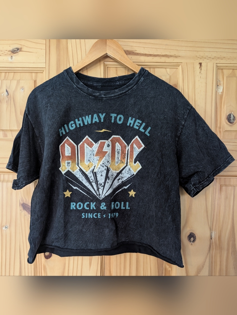 AC/DC Black Cropped Rock Tee with Retro Yellow & Teal Logo Size Large